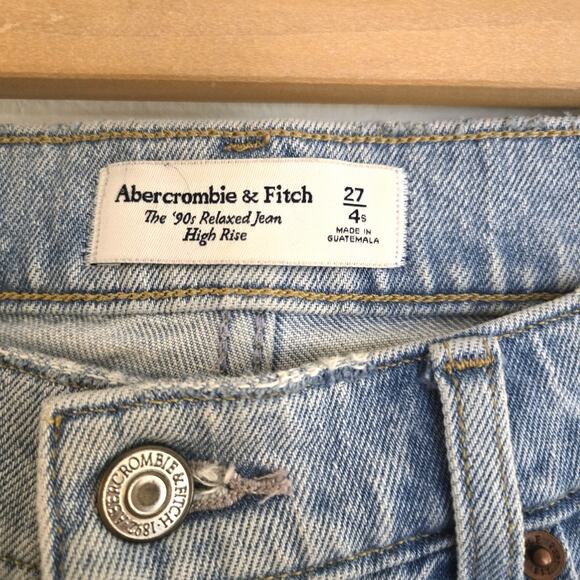 Abercrombie & Fitch '90s Relaxed High Rise Jeans Light Wash Size 27 / 4 Short - Picture 8 of 10